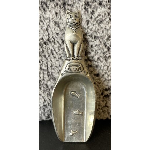 Pewter Scoop Cat Kitten Le Chat Fish Design‎ Made In France Basel 2009 Engraved - Picture 1 of 6